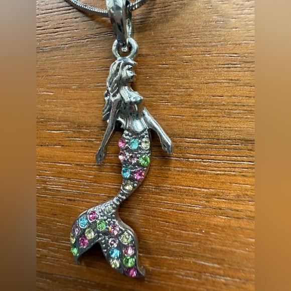 Mermaid Pendant Necklace with Multicolor Crystals and Adjustable length - Picture 6 of 8